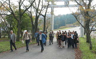 天狗の森駐車場から愛宕神社参道への画像