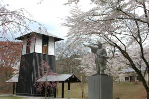 佐白山ろく公園の大石内蔵助像