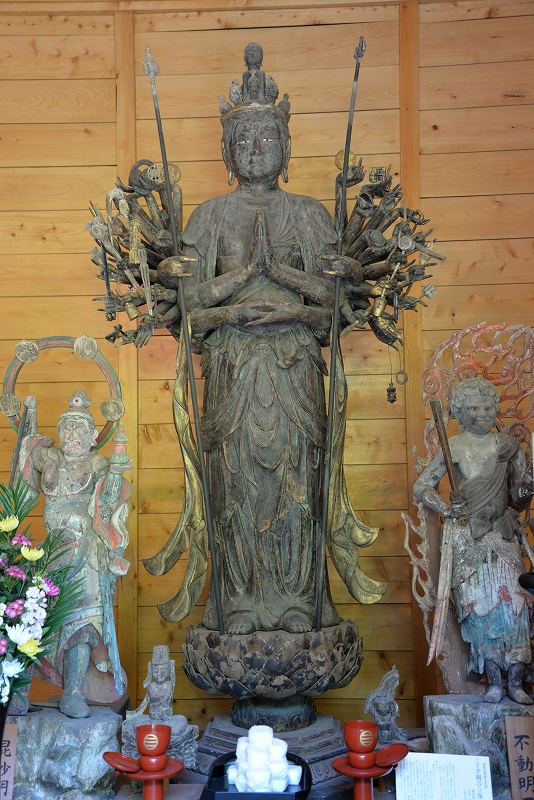 『国指定重要文化財　木造千手観音立像』の画像