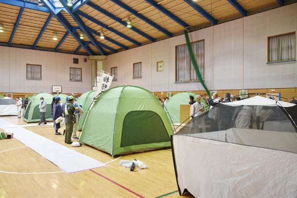 拠点避難所内の様子(笠間市民体育館)
