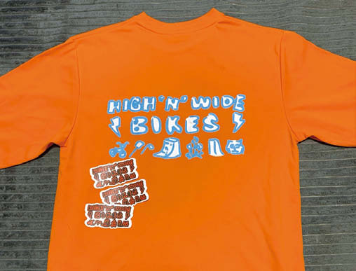 自身のブランド「HIGH & WIDE」のグッズ
