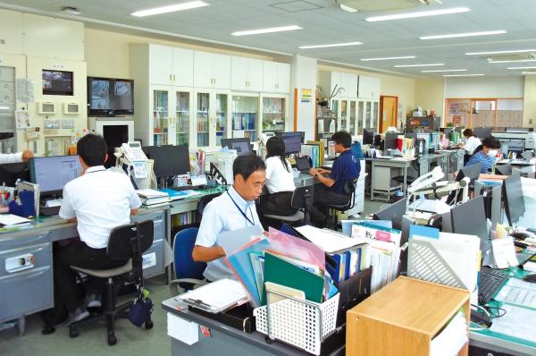 夏休み中の職員室の様子