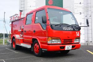 消防ポンプ自動車（エルフ）