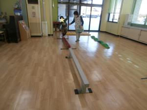 「まろん」からだで遊ぼう1