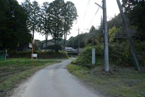 坂尾の土塁