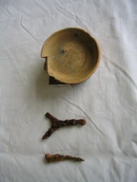 墨書土器と雁股式鉄鏃