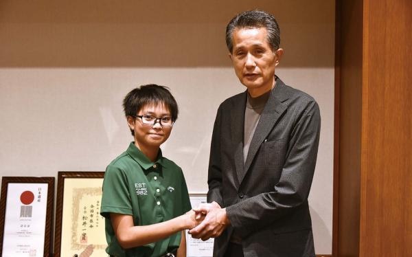 全国小学生ゴルフ大会で鈴木さんが7位入賞（9月26日）